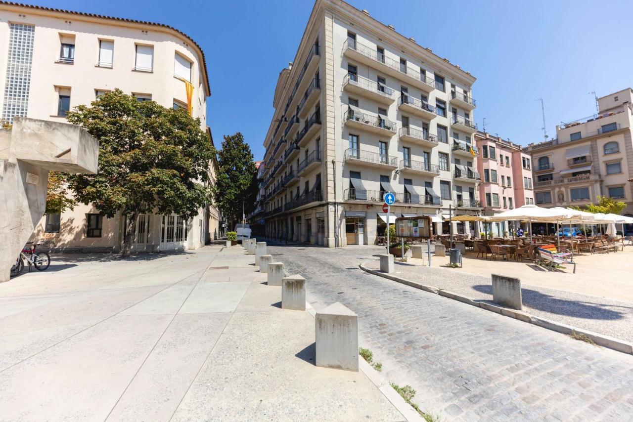 Апартаменты Bravissimo Eiximenis, With Beautiful Terrace And Views Жирона Экстерьер фото